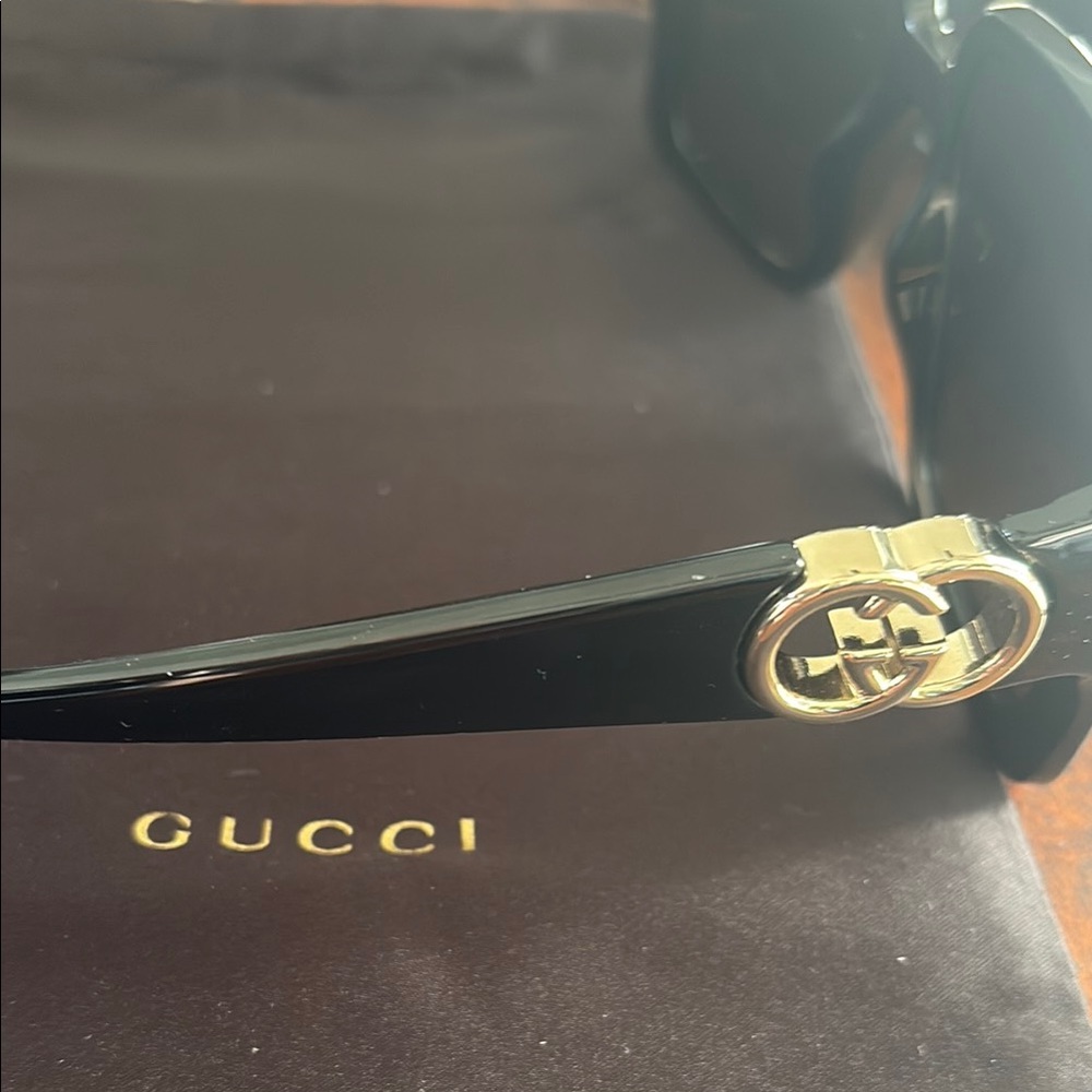 NEW Gucci Sunglasses Black Oversized Sunglasses never worn GG1692S - Picture 9 of 10